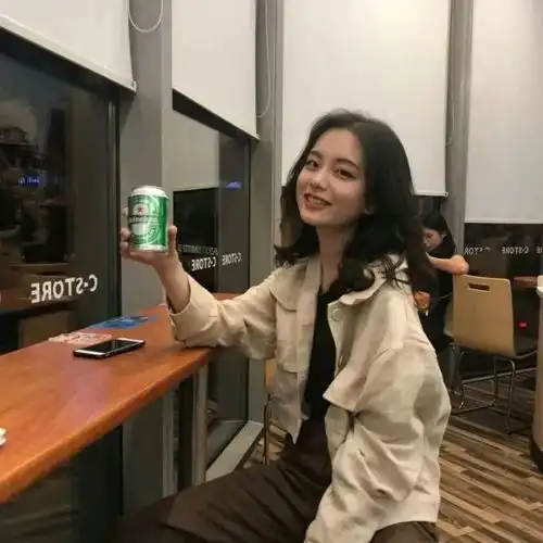 头像他只是暧昧成瘾,而你却走了心