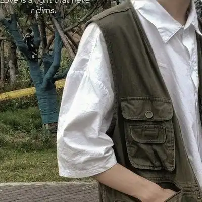 野系头像男生半身