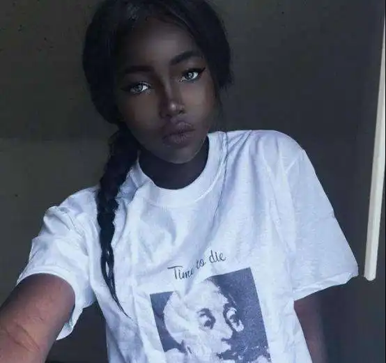 闺蜜头像一人一半拼接黑