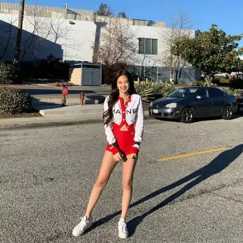 杨幂晒美甲元气少女宋祖儿...从女星身上找春天