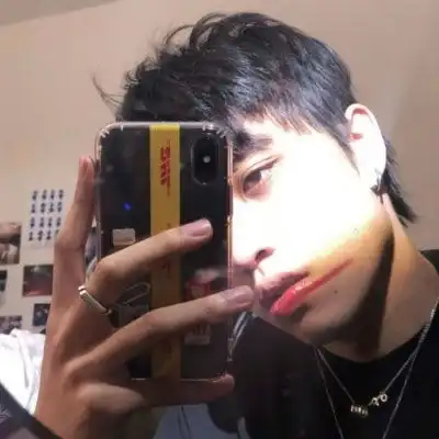 2020阳光开朗男生头像