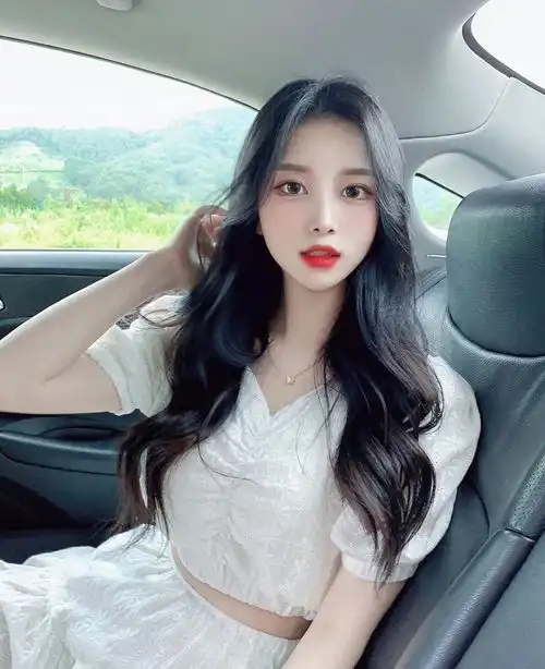 女神标配浪漫韩系卷发,超有气质