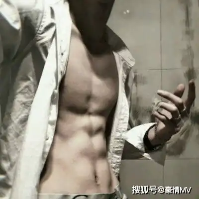 男生腹肌头像帅气撩人不像网图不露脸男生腹肌半身头像真人图片