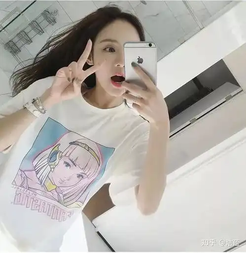 穿衣搭配让你夏无比清爽的浅色系夏季服装搭配图片