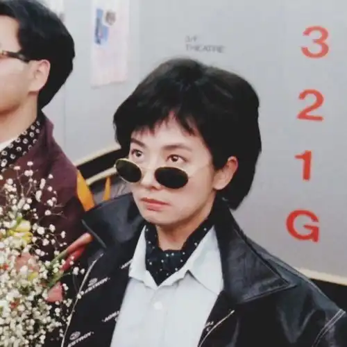 超酷超拽的港风头像你会爱上他她的