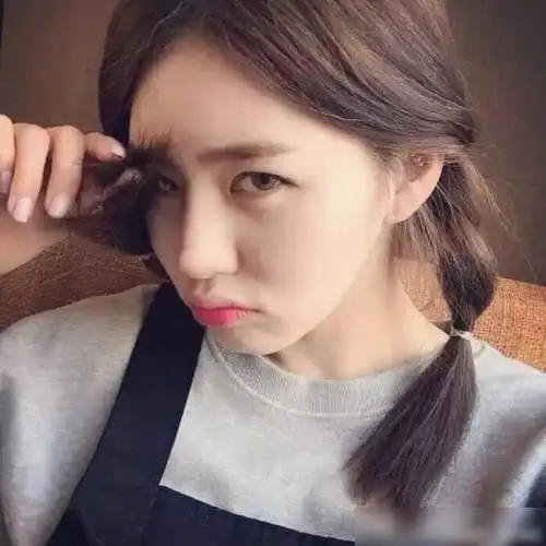 富二代花100万追女模追不到,女模只说了一句话,他街头痛哭