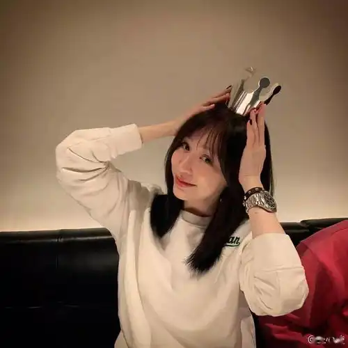 可爱教主杨丞琳和甜心教主王心凌,建了个女孩们群