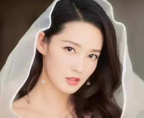 什么叫风水轮流转9年前她给李沁当配角,7年后李沁给她当配角