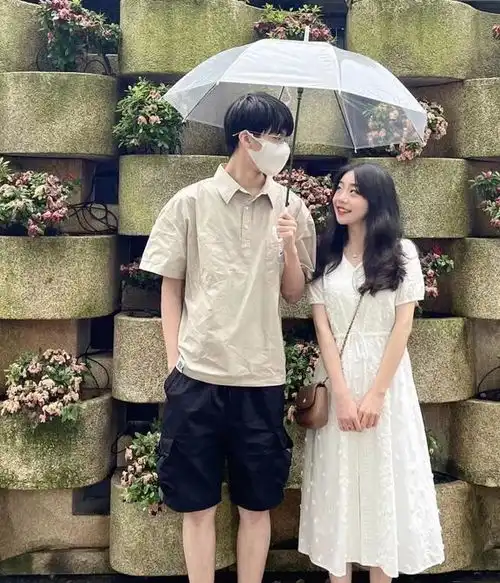 10套年轻男女们都喜欢的情侣穿搭好看的情侣装夏季