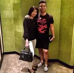 都是90后炫富,看看在美国的土豪是怎么表现的,大开眼界