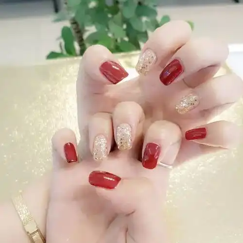 时尚时尚最时尚秋季的跳色美甲,就该这么搭