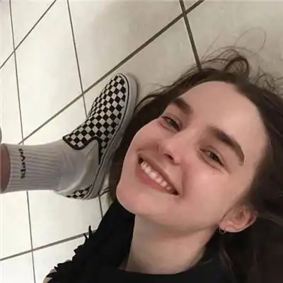 复古系头像女抑郁症