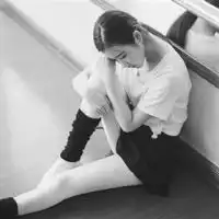 女生黑白个性霸气傲娇少女带字图片大全