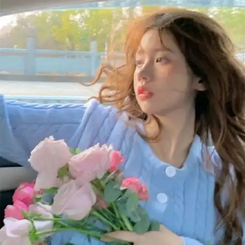 温柔女生头像关于我的故事还是听我的版本好一点