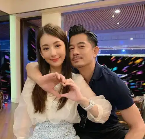 郭富城方媛一家四口过中秋节,风波过后才发现,熊黛林才是大赢家