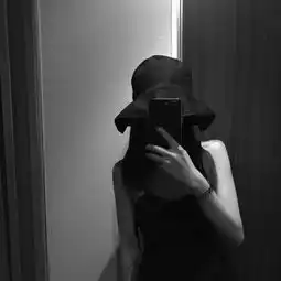 头像壁纸你一听风,就爱傻笑