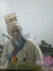 大家看看这神仙像不像晨练的老头