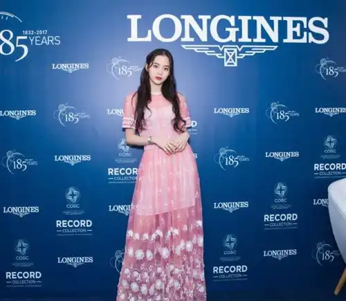 她年仅18岁收入九千万,被章子怡狠批演技差,还是时尚圈的宠儿