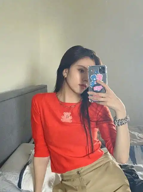 宋妍菲照片接地气,没明星架子也能看出气质,底子太好了