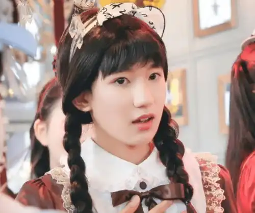 男明星穿女装,翟潇闻甜美,王源清纯,看到最后真人版芭比洛洛