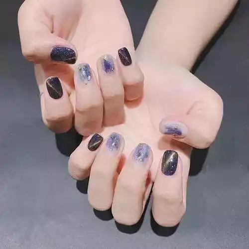 日系优雅百搭,一看就很高级的轻奢款美甲