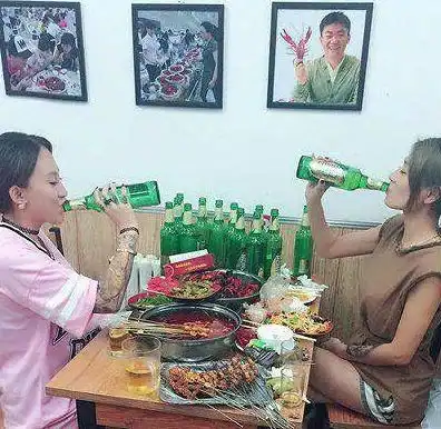 开心一下女神,不就是给你点了个赞嘛,至于把人拉黑吗