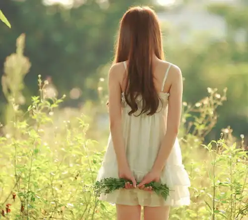 女生头像禁欲系锁骨背影