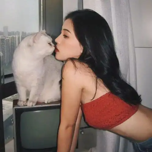 女生头像我记得每个离开我的人都说不会离开我