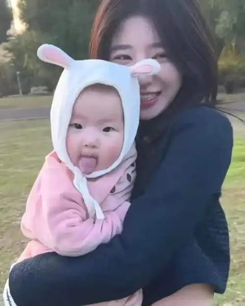 王思聪日本买童装,社交软件头像改为你爹来了,被指已经接受女儿