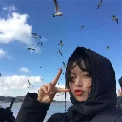 清新的蓝色系女生头像卡