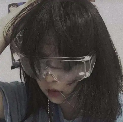 穿越肉体,触达灵魂混合头像