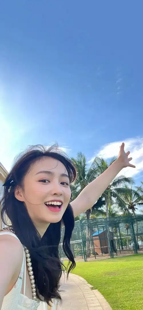 韩系纯欲风少女,清新活力原相机自拍