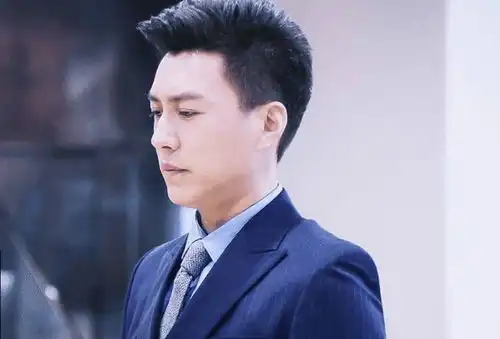 新型网骗搞笑又心酸61岁女子为靳东抛夫弃子,刘涛董卿也躺枪