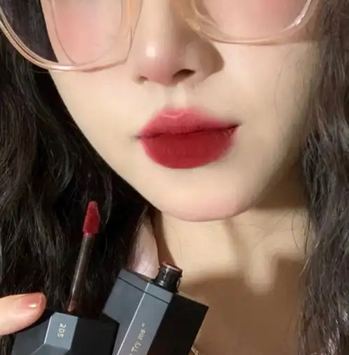 黄皮公认的4支好看的口红,显白不止一点点,不服不行