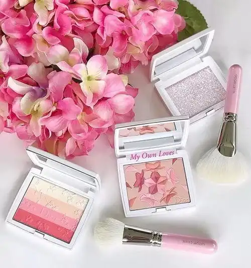 被粉色攻陷的2018樱花限定来袭让你扑通扑通的心动不停