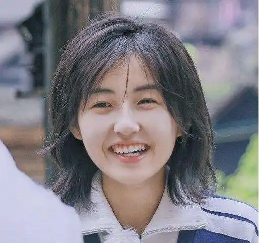 张子枫自曝不想参加向往4,提苛刻条件被拒绝,何炅回复让人爆笑