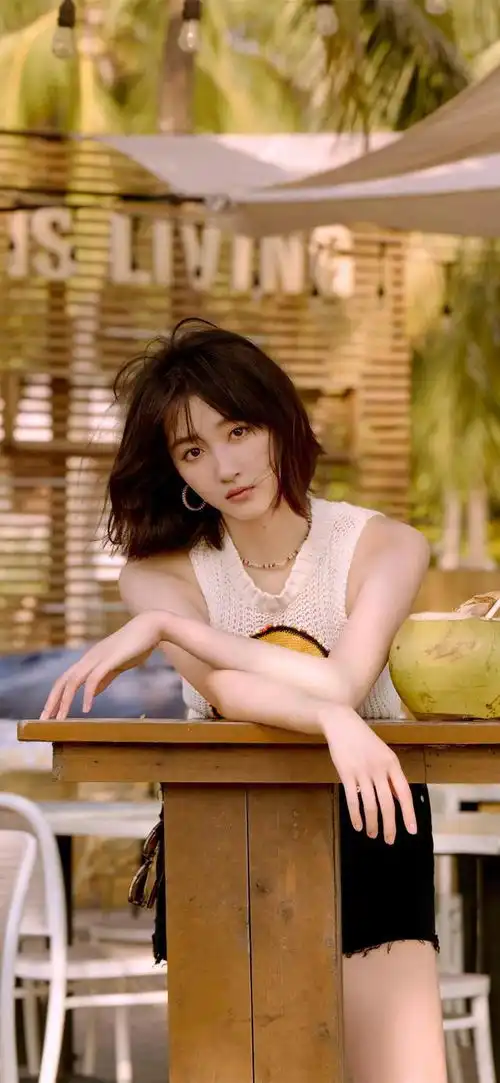 美女系列壁纸第925期关晓彤