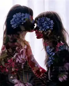 两个人在一起,就是共同拥有每一次的相聚和来自把灵魂装进皮箱流浪的图片分享