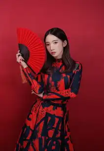 孟美岐曝光国风写真,穿红色印花裙英姿飒爽,配折扇更帅到心窝里