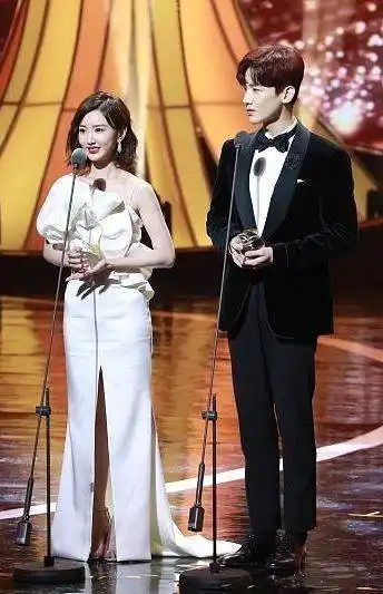 男人应该多穿穿黑色的西装,气场高级还帅气,独特的韵味永不过时