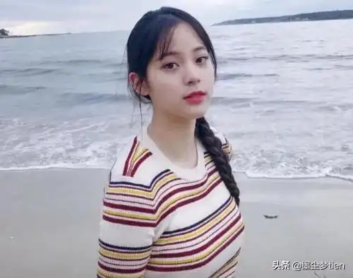 本以为欧阳娜娜爸爸年轻时够帅,看到陈赫爸爸妈妈拯救了银河系