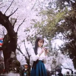 武大校花黄灿灿被baby喊女神与男友激吻照曝光