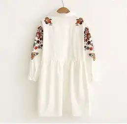 春季系清新绣花白色翻领连衣裙纯棉高腰长袖娃娃裙打底裙a区