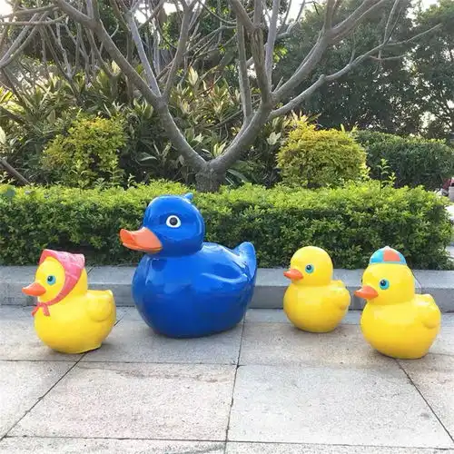玻璃钢卡通萌鸡小队动漫角色雕塑商场装饰