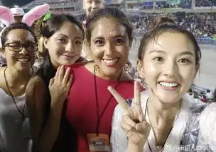 当年的小哪吒长大了变身萌系少女玩卸妆不惧素颜