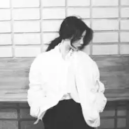 祭奠逝去的爱,残存的情治愈系女生头像