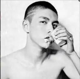 求这个图片qq头像是qq头像哦