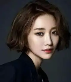 短发女孩也可以性感和可爱没错,就这样捯饬