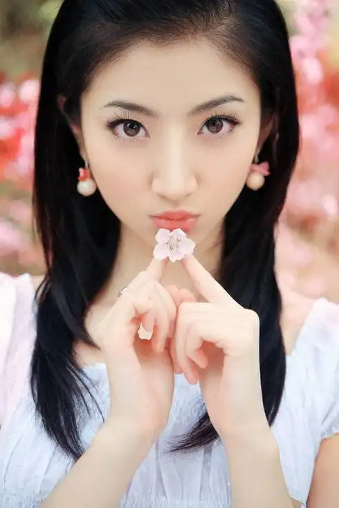 什么,景甜的双眼皮又变了