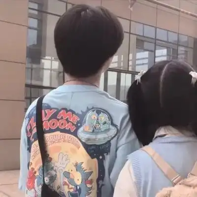 情侣头像一起用情头吗